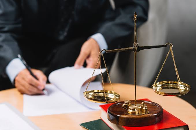 Yalan Tanıklık ve Su&ccedil;luyu Kayırma Su&ccedil;u