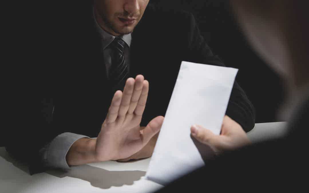 İrtikabın Hukuki Boyutları Ve R&uuml;şvet ve İrtikap Su&ccedil;larının Yapısal Farkları